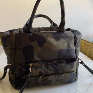 New without tags quilted camo handbag.